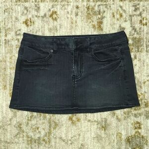American Eagle Size 4 black denim mini skirt